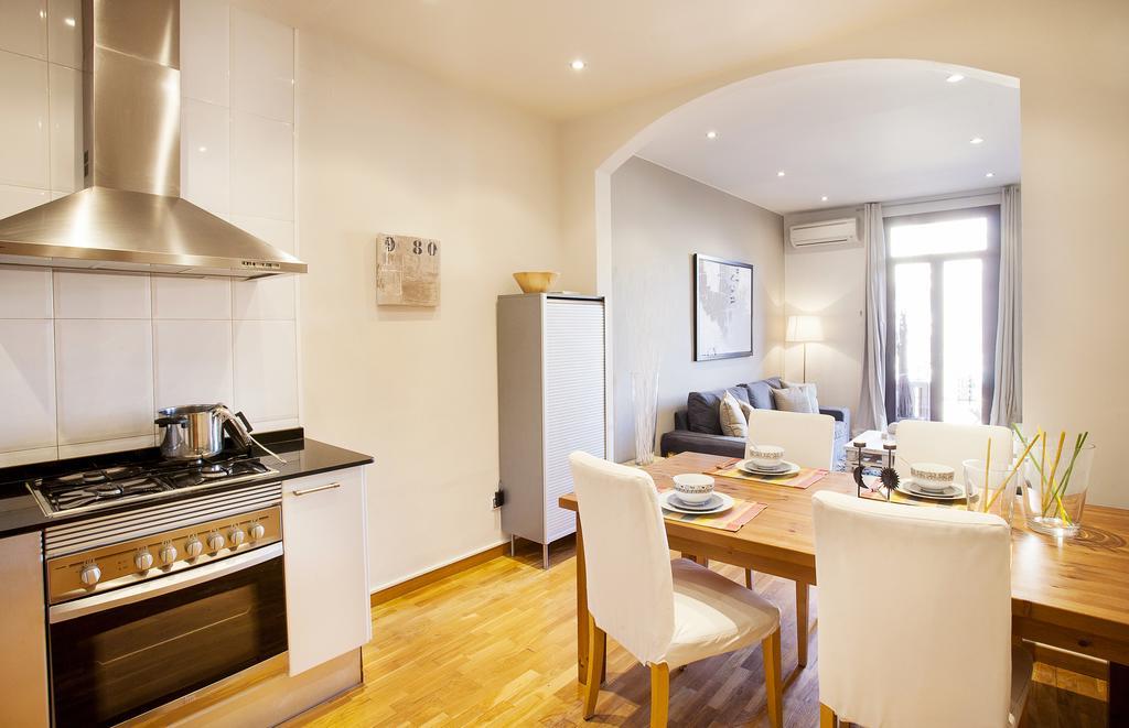 Apartments Barcelona & Home Deco Viladomat Exterior photo